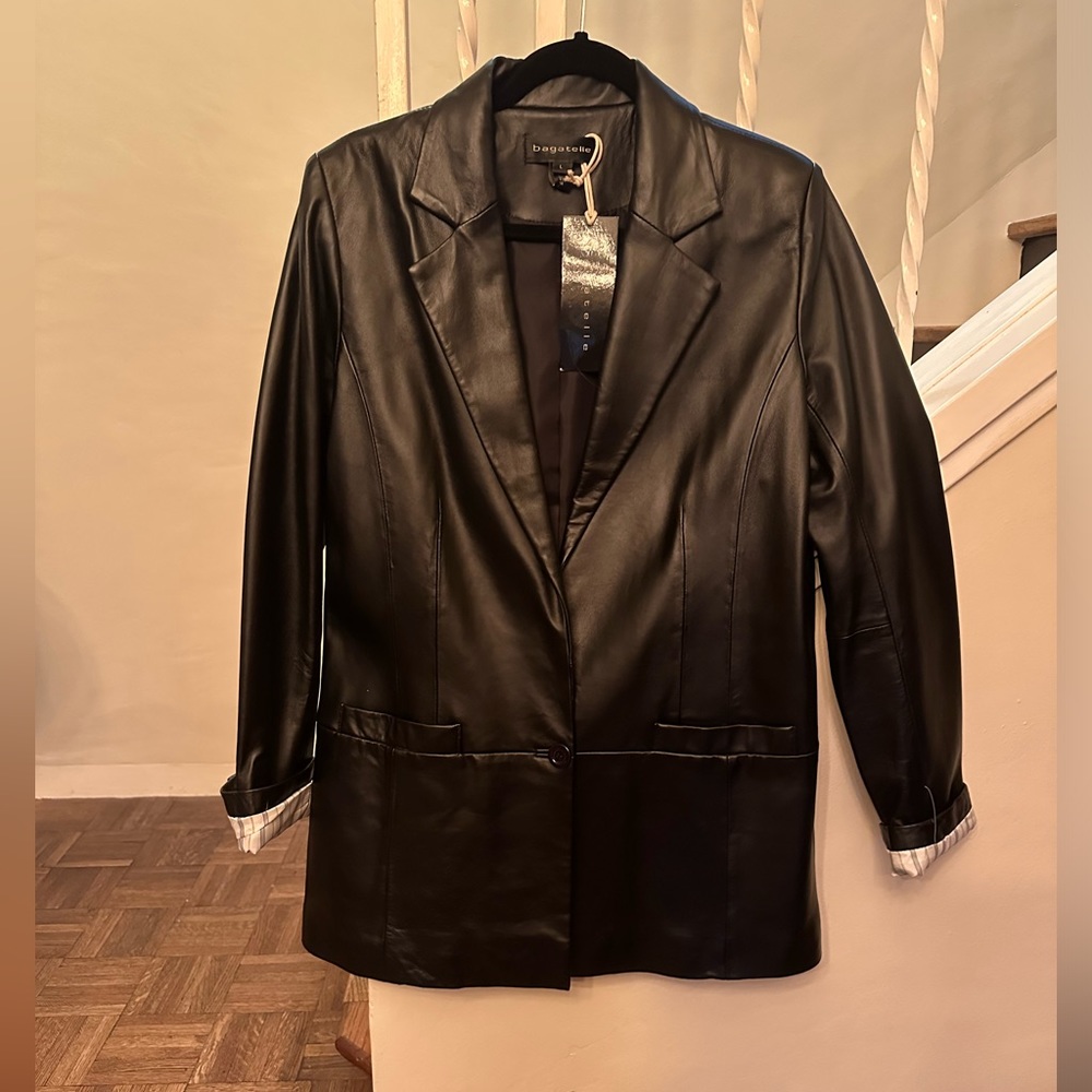 Genuine real leather blazer, bagatelle, a size large! Band new